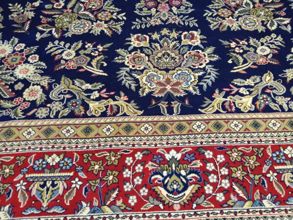 ORIENTAL RUG