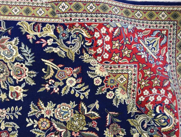 ORIENTAL RUG