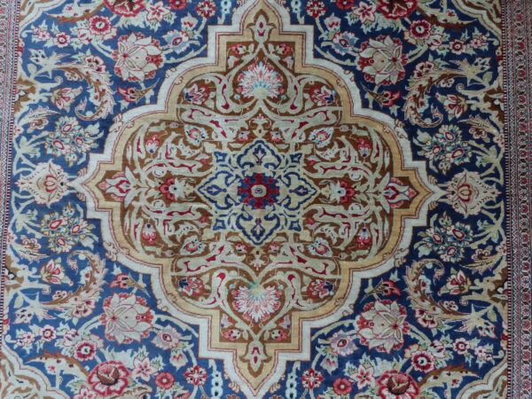 PASHM E QUM SIGNATURE